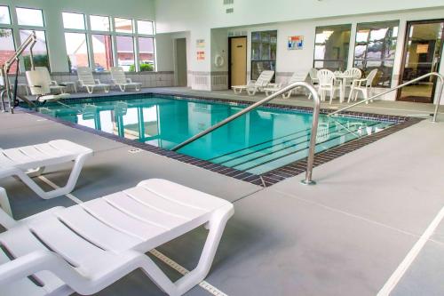 Πισίνα στο ή κοντά στο Quality Inn Moore - Oklahoma City