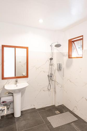 Bagno di Tropical Temple Siargao Resort