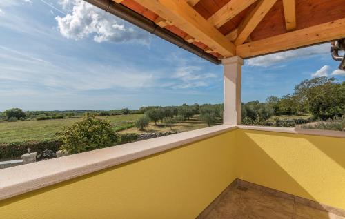 Balkoni atau teres di Villa Gardenia with pool