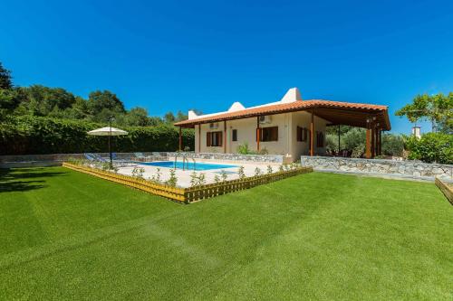 Bazén v ubytování Gorgeous Pool Garden Villa nebo v jeho okolí