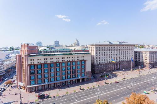 an aerial view of a city with buildings and a street at Partner Guest House Khreschatyk in Kyiv