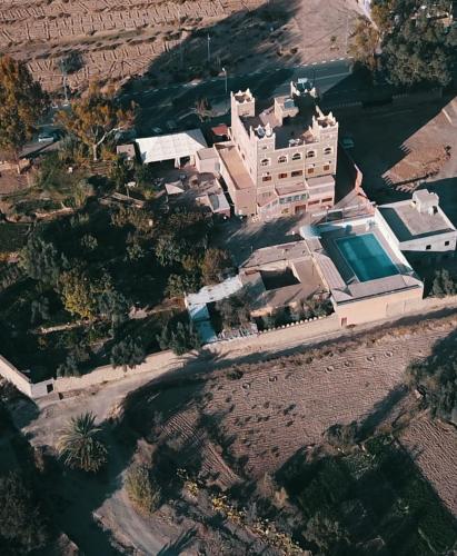 an aerial view of a house in the desert at Auberge Restaurant le Safran in Taliouine