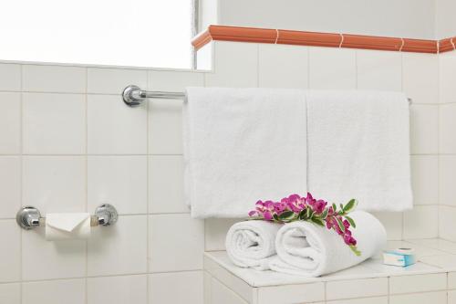 Ένα μπάνιο στο Birches Serviced Apartments