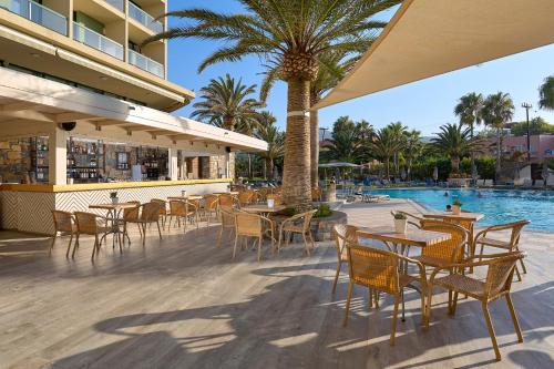 Πισίνα στο ή κοντά στο Sirens Beach& Village