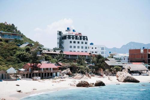 Gallery image of Tôm Hùm Palace in Cam Ranh