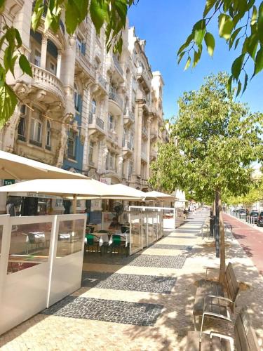 Luxury part of the city - Modern Apartment with Airconditioning - near Subway