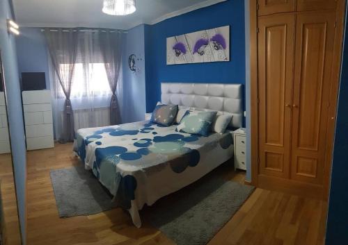 Postel nebo postele na pokoji v ubytování Lomar