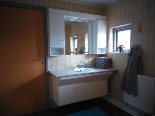 Phòng tắm tại Villa in Brande