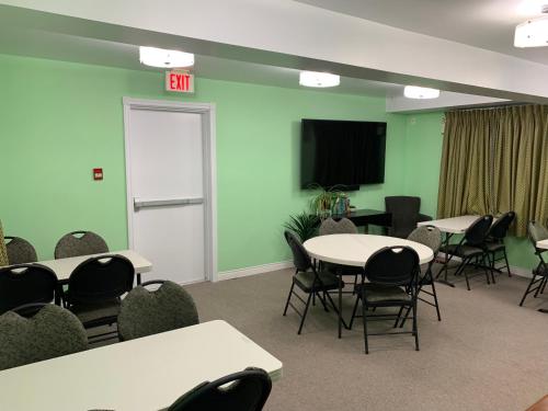 Midtown Motel & Suites – Photos 2