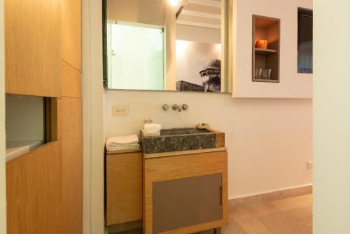 Delirio Hotel tesisinde bir banyo