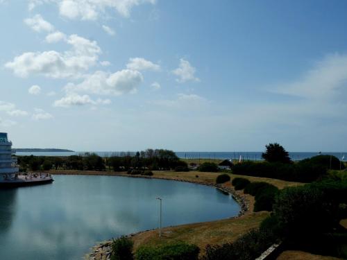 REF 041 Appartement pour quatre personnes vue mer accès plage et parc du Fogeo ARZON