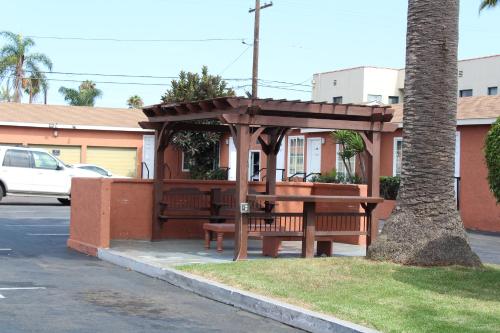 Gallery image of Oceanside Inn and Suites in Oceanside