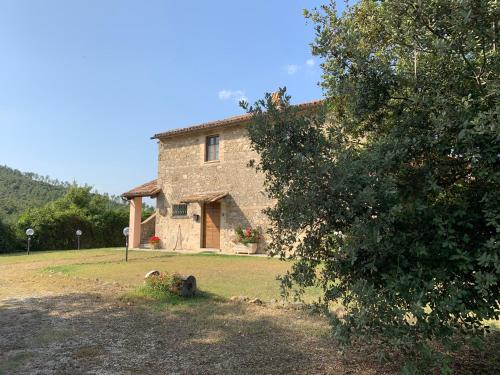 Gallery image of CASALE AL LAGO con PISCINA E SAUNA in Corbara
