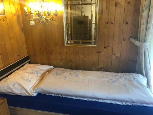 Katil atau katil-katil dalam bilik di Free Spirit Chalet