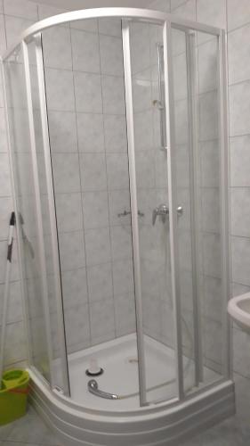 Ένα μπάνιο στο Szalóky Apartmanház