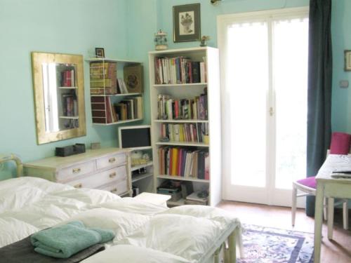 Central & Cosy boutique Apt - 3 min from Metro