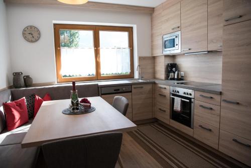 A kitchen or kitchenette at Appartements Spitaler