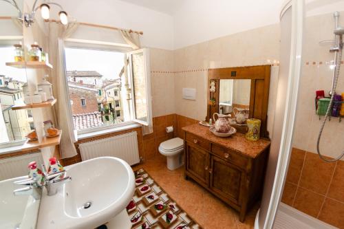 A bathroom at Sinidio