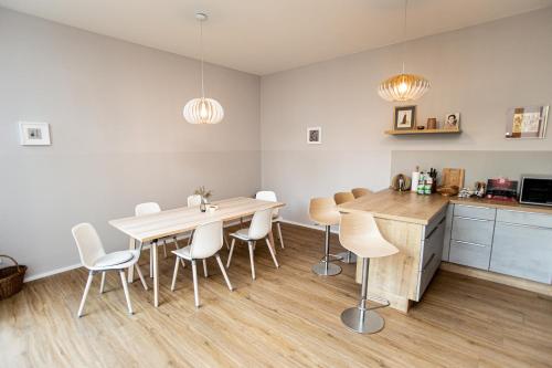 Dapur atau dapur kecil di Eckhof Domizil - Großzügige Ferienwohnung mit kleinem Garten in der Altstadt von Gotha