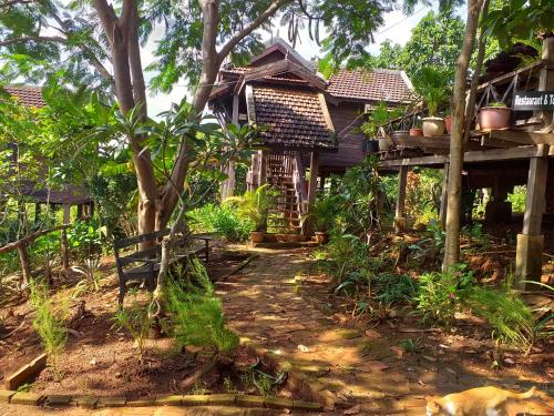 Galeriebild der Unterkunft Nature House Eco-Lodge& Trekking in Banlung