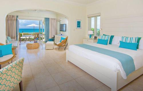 Krevet ili kreveti u jedinici u objektu The Cove Suites at Blue Waters