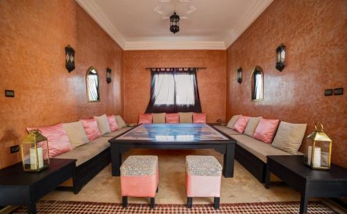 Ruang duduk di Riad Les Jardins de Tafraoute