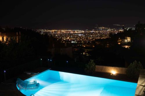 Tranquil Infinity Pool Getaway (private jacuzzi and steam bath, pool,  garden, sea and city views), Volos – Updated 2022 Prices