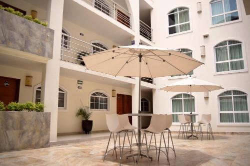 Gallery image of Hotel River Poliforum in Le&oacute;n