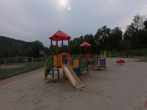 Kawasan permainan kanak-kanak di Apartament Tylas 2