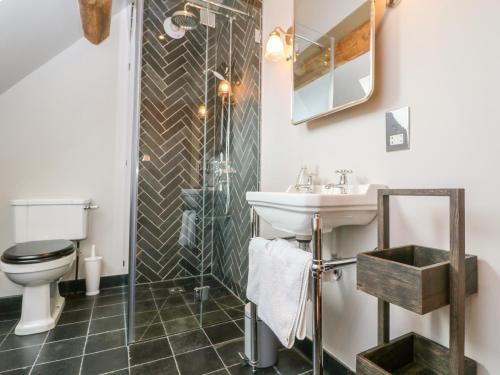 Ένα μπάνιο στο Easter Cottage