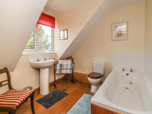 Ванна кімната в Wayside Cottage