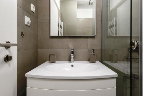 Donatus - Modern apartment near the bridge/centre