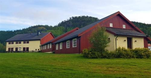 Galeriebild der Unterkunft Lyngen Fjordhotell in Sjøåsen