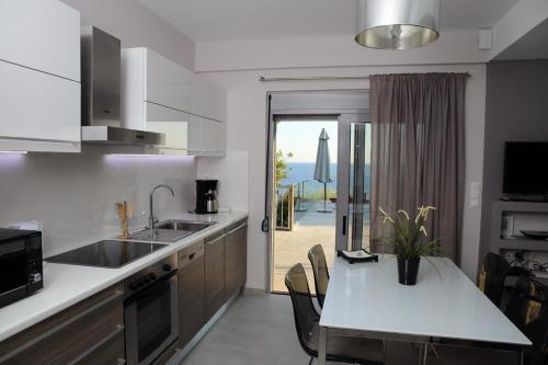Η κουζίνα ή μικρή κουζίνα στο Euphoria - South Crete Villas