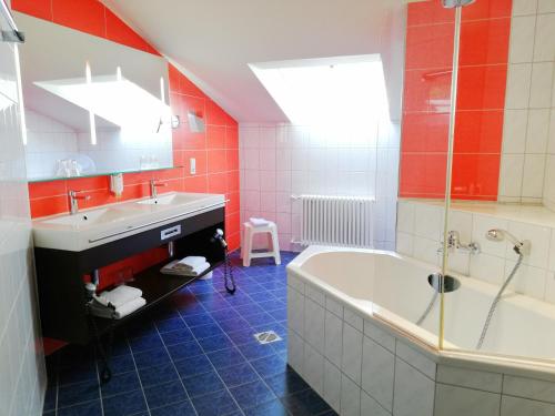 Koupelna v ubytování Parkhotel Bad Schandau mit SPA