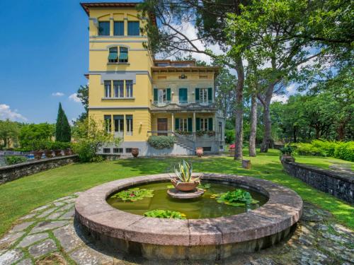Κήπος έξω από το Villa Poggio Patrignone-1 by Interhome