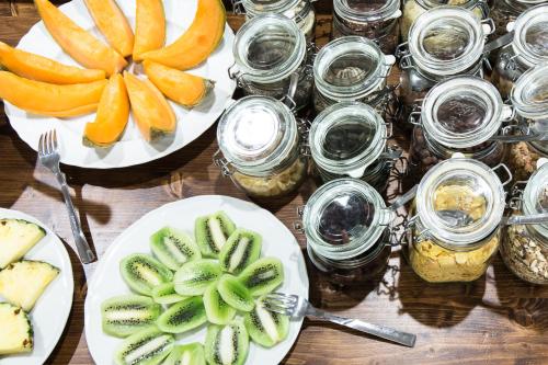 Makanan di atau berdekatan hotel