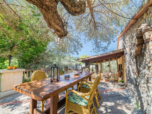 Κήπος έξω από το Holiday Home Cala Tuent by Interhome