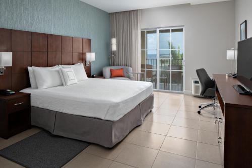 Postel nebo postele na pokoji v ubytování Courtyard by Marriott Bridgetown, Barbados