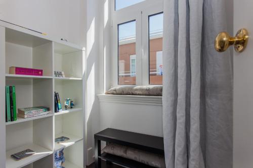 Typical Light Filled Graça Apt w AC, By TimeCooler
