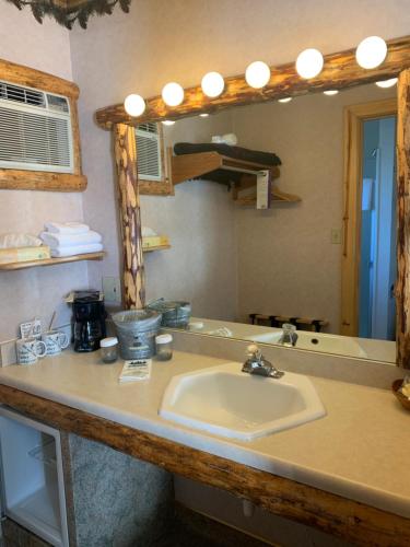 A bathroom at Tahoe Valley Lodge