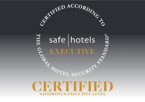 Certificado, premio, señal o documento que está expuesto en Radisson Blu Hotel & Conference Center, Niamey