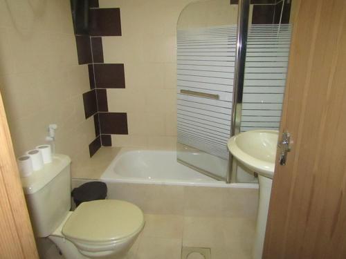 Un baño de Juniper House