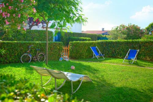 Taman di luar Villaggio Riva Musone