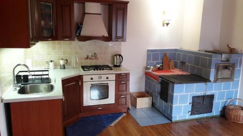 A kitchen or kitchenette at Chalupa Levandula