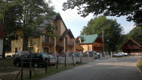 ジャブリャクにあるGorska Vila Apartmentsのギャラリーの写真