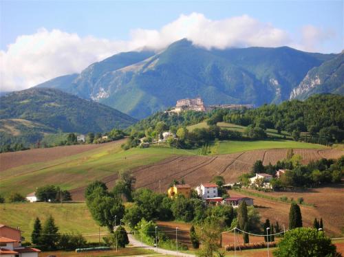 MANSARDA VITI - Sguardo su Frontone - sett ovenfra