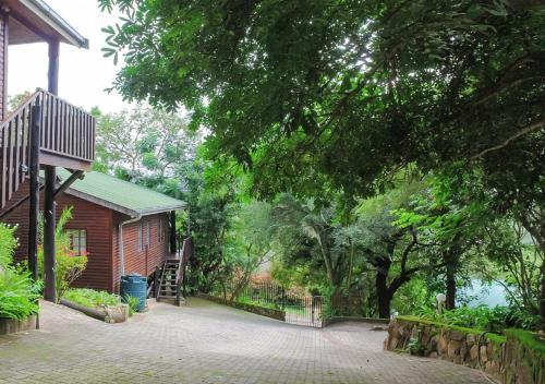 Viewpoint Lodge & Safari Toursにある庭