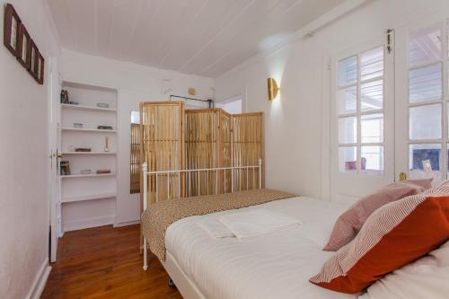 Alfama Sunny & Typical Apartment, By TimeCooler