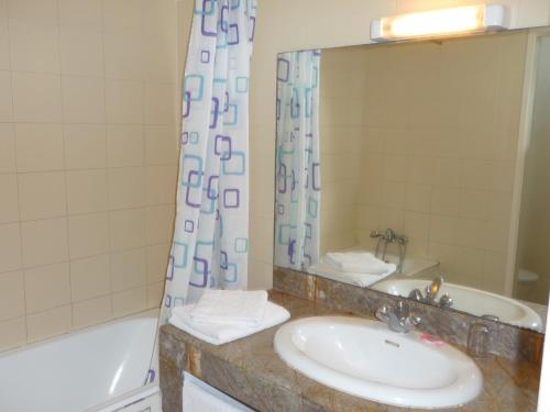 Ванная комната в HOTEL KAMAL CITY CENTER